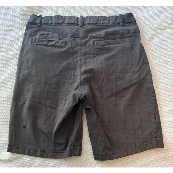 Lululemon Gray Plaid Flat Front Chino Casual Men’s Shorts Size 36” - Picture 3 of 11